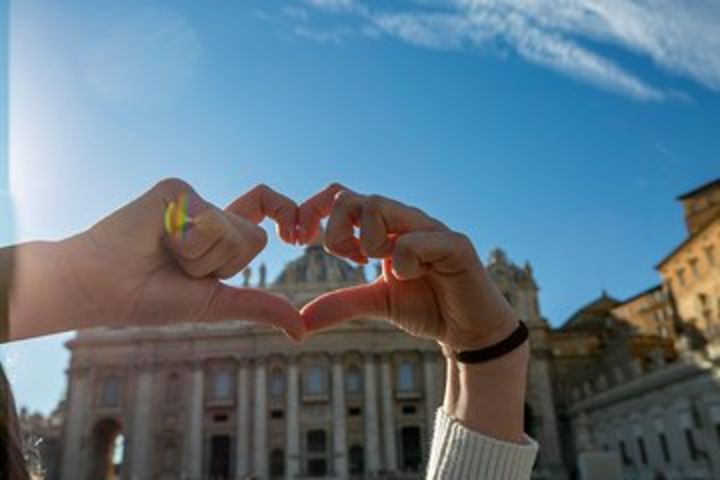 Kids-Friendly Fun & Educational Sistine Chapel & Vatican Fast Access Guided Tour image