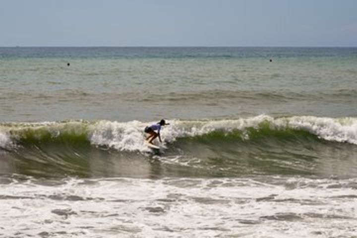 Surf school with a Pro in Forte dei Marmi for families image