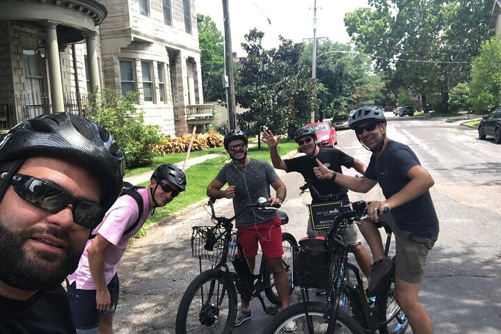 New Orleans French Quarter and Garden District Bike Tour image