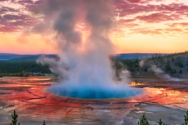 Yellowstone & Grand Teton 4-Day Adventure image