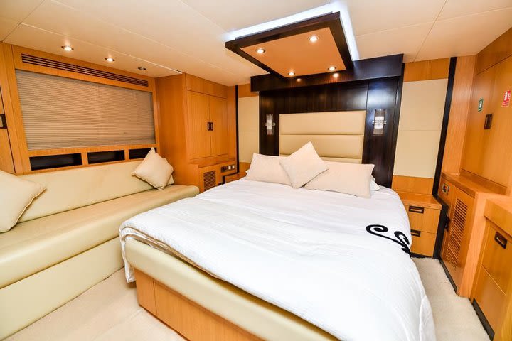 Private Dubai Overnight Stay Aboard Luxury Mini Yacht image