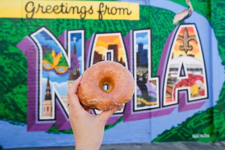 New Orleans: Guided Delicious Beignet Tour with Tastings image