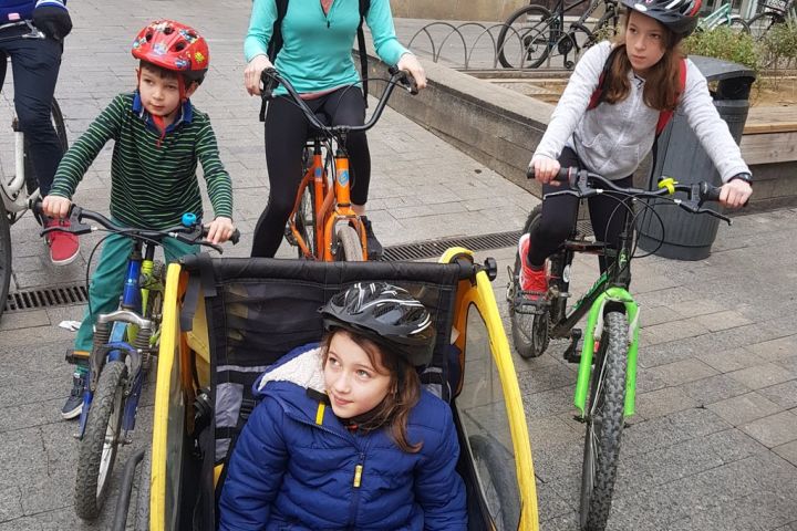 Bike tour in Seville with picnic image