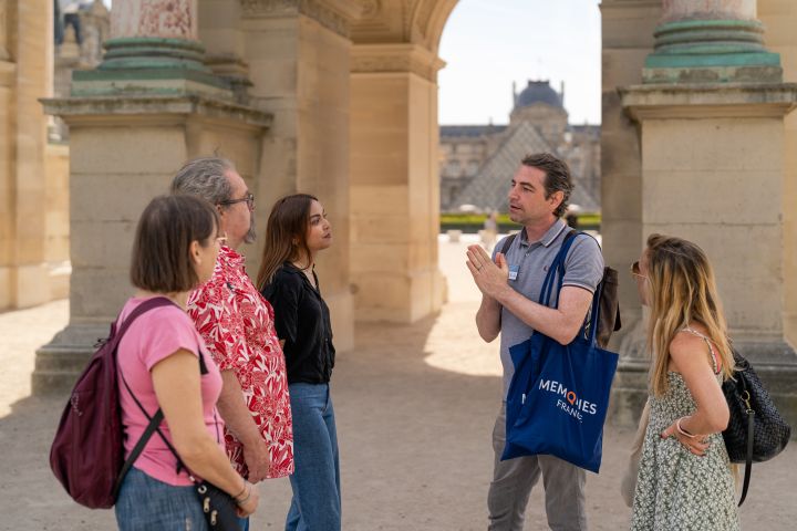 Louvre Museum Semi-Private Skip the Line Guided Tour  image