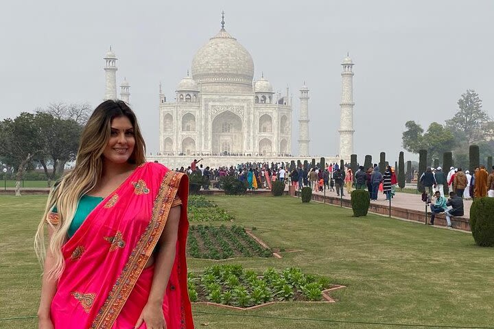 Same Day Taj Mahal Tour By Car from Delhi image