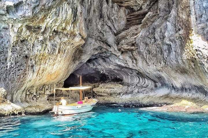 Capri Island Tour by Private Boat from Naples or Sorrento image