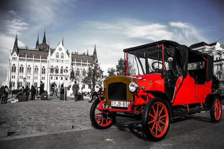 Royal Cars Budapest - Your Deluxe Sightseeing Experience image