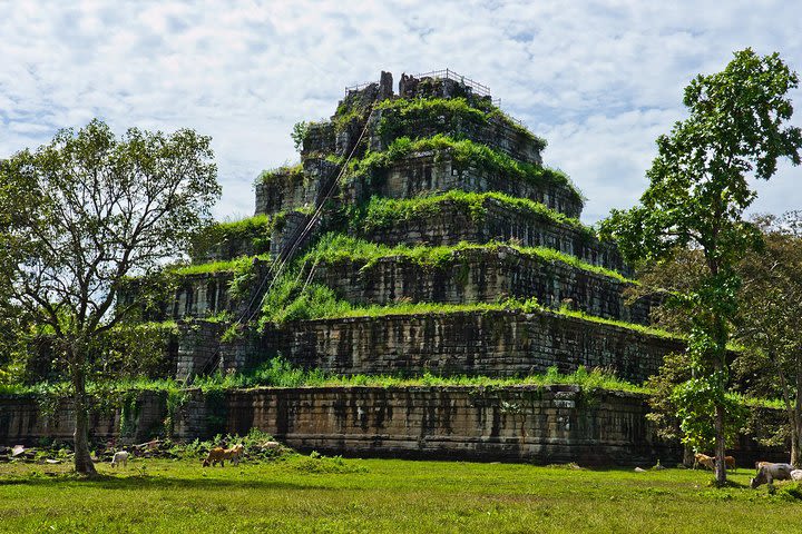 Preah Vihear, Koh Ker & Beng Mealea Tour image