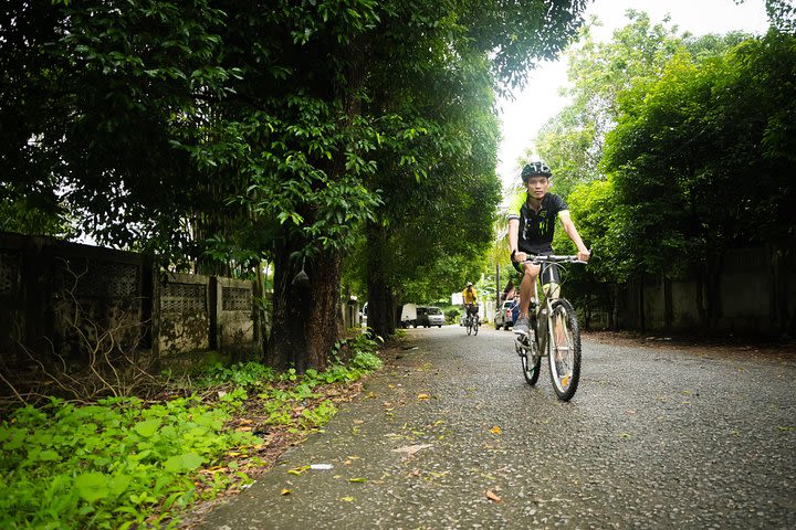 Yangon’s Inya Lake by Bicycle image