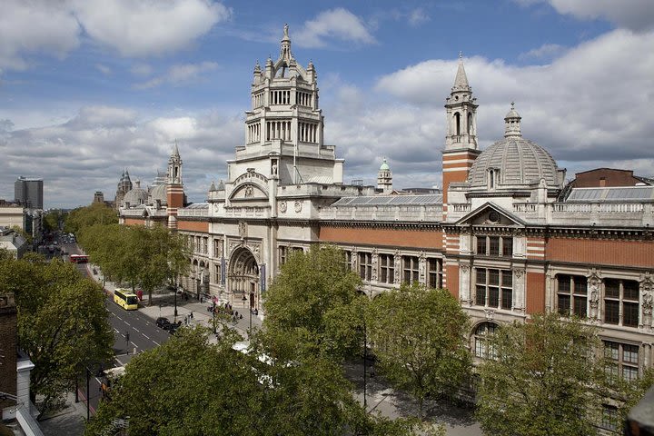 Private Guided Tour of The Victoria and Albert Museum - 3 Hour image