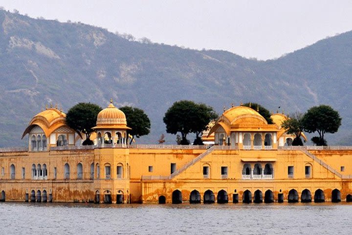 Golden Triangle Tour With 5 Star Hotel image