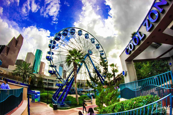 Houston City Tour and Downtown Aquarium All Rides Pass image