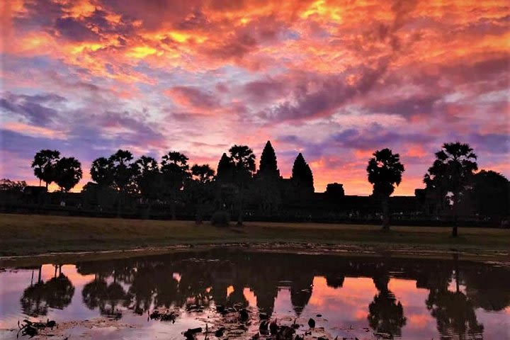 Private Angkor Wat Sunrise Bayon Ta Prohm image