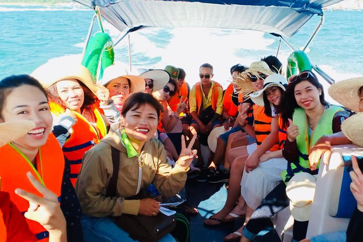 Shared Tour Island Hopping By SpeedBoat image