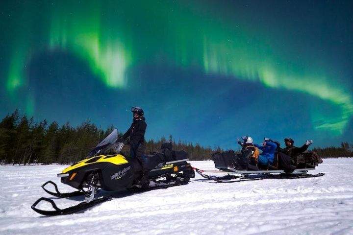 Alaska Aurora Snowmobile Adventure image