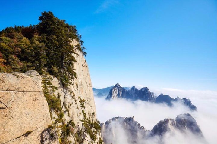 Xi'an Huashan Mountain Adventure Day Tour image