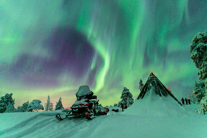 Northern Lights Snowmobile Driving Safari image