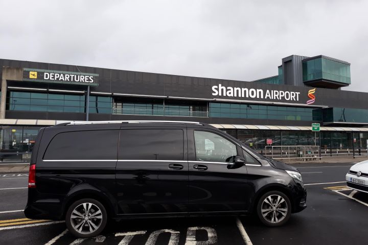Ballygary Estate Tralee to Shannon Airport Premium Car Service image