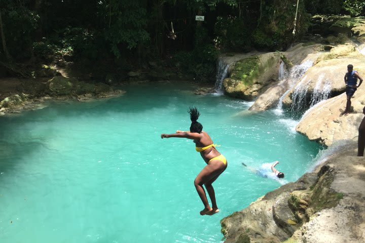 Roundtrip Private Shuttle from Ocho Rios to Blue Hole and Back image