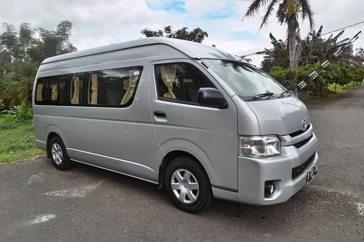 Private-car- transport in bali image