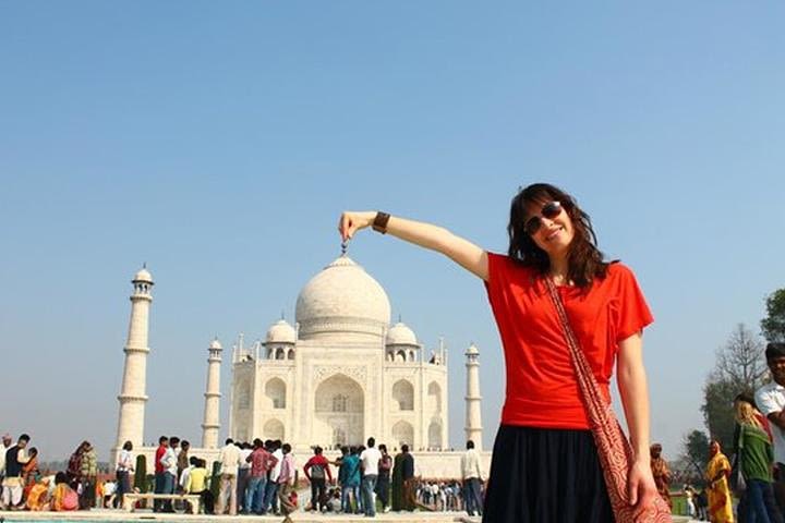 Sunrise Taj Mahal Tour From Agra Hotels / Station / Agra Airport image