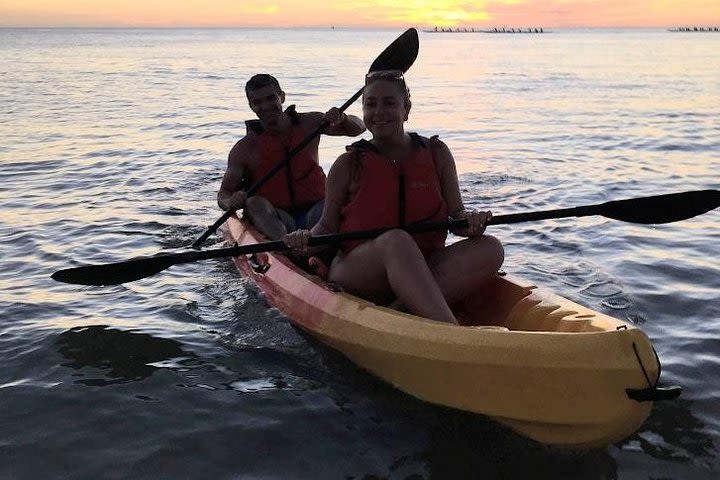 2-hour tandem kayak rental image