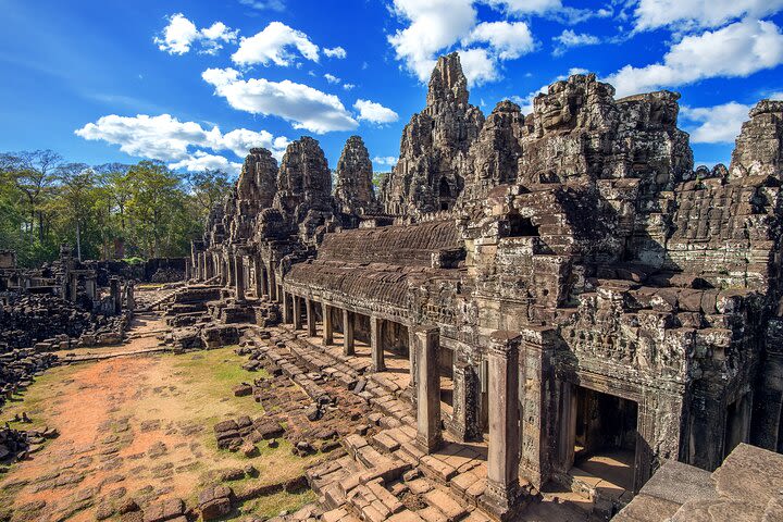 Luxury Angkor Temples Tour (VIP Package) image