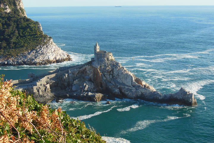 Walking towards Portovenere and the secrets of the ancient olives roman mill image