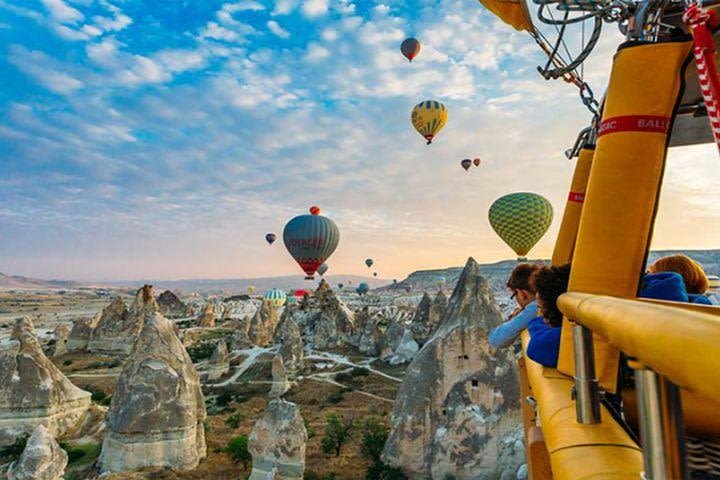 One Hour Deluxe Hot Air Balloon Tour(Goreme Valley) image