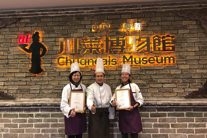 Chengdu Impressions Tour of Sichuan Cuisine Museum and Giant Pandas image