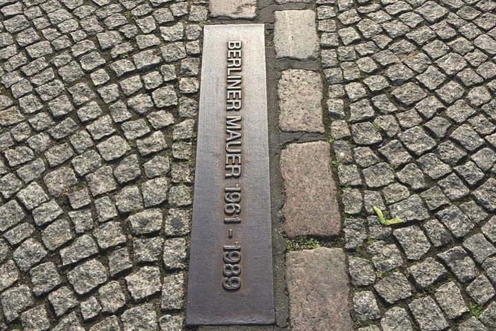 The Berlin Wall / Cold War Berlin (Private 3 Hours Tour) image