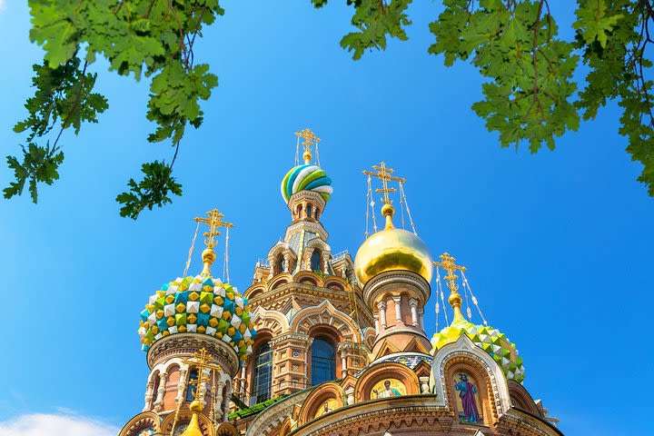 St. Petersburg Visa-Free 2-Day All Highlights Mini-Group Tour image