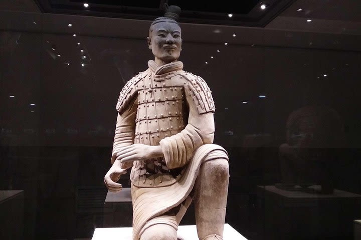 Customizable Terracotta Warriors Day Tour in Xian image