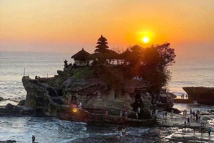 Bedugul & Beauty of Tanah Lot Temple image