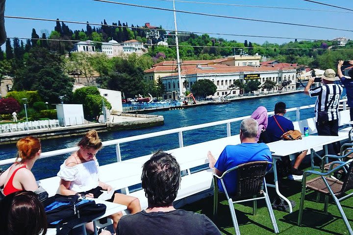 Bosphorus Strait Cruise with Kücüksu Palace Or Rumeli Fortress Tour image