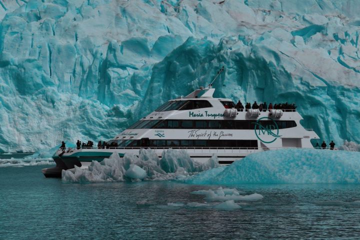 Gourmet Upsala and Spegazzini Glaciers Cruise image