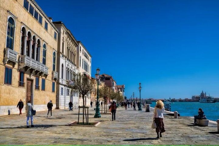 Venice Peggy Guggenheim Art Walking Tour image