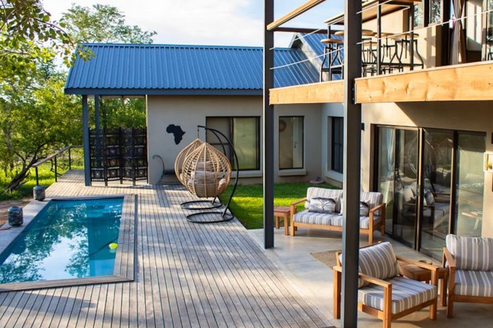 4-Day Rafiki Bush Lodge Safari image