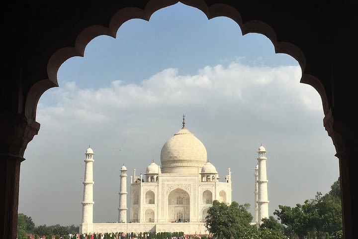 Guide Service For Sunrise Taj Mahal and Agra Fort Tour image