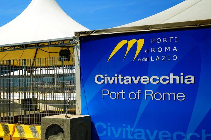 Private Transfer from hotel to Rome to the Civitavecchia Port or vv. image