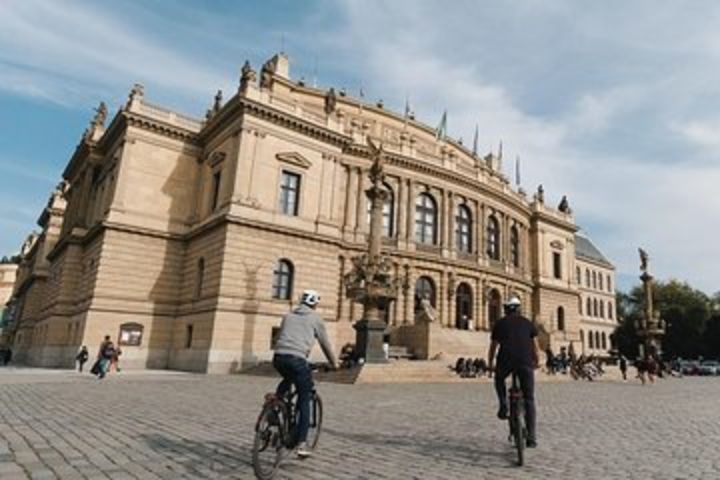 Unforgettable city panorama tour image