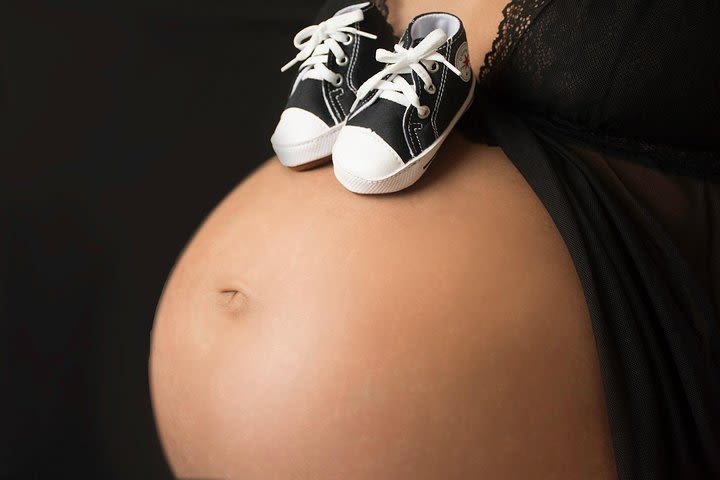 2-Hour Pregnancy Photo Shoot image