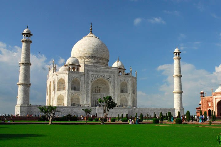 DAY TRIP TO AGRA (Guided Full Day Sightseeing Tour) image