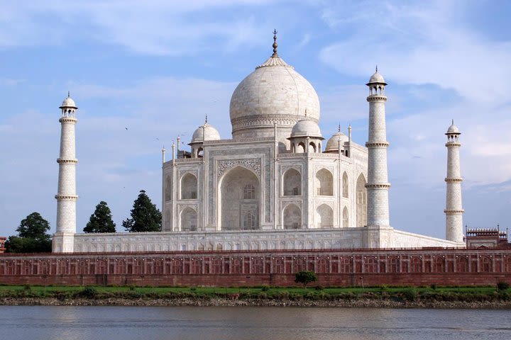 One day Taj Mahal Sunrise Tour From Delhi by Car with Breakfast in 5 star Hotel image