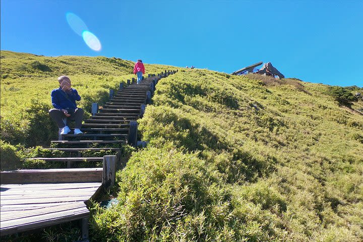 2-Day Private Tour to Sun Moon Lake and Mount Hehuan image