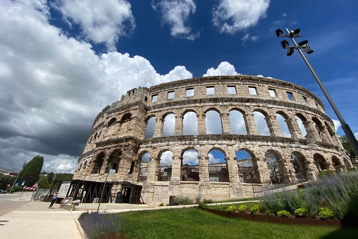 Small-Group Pula Sunset Walking Tour with Local Dessert image