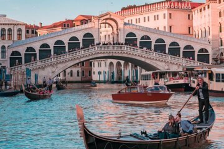 Semi-Private Secret Venice with Rialto market & Food and Wine Tour  image