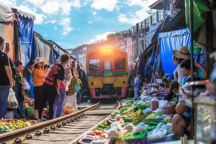 Visit the famous Maeklong Railway market & Damnoensaduak Floating Market image