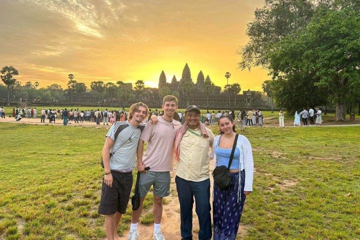 Private Full-Day Angkor Tour with Sunset image