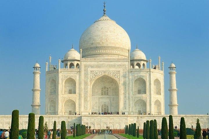 Delhi-Agra-Delhi one day trip with private AC sedan car image